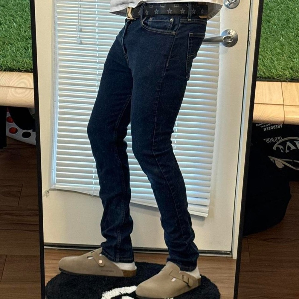 Y2K Levi's 510 Skinny Jeans dark wash 32x34